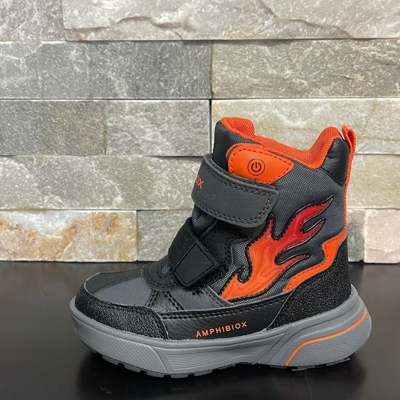 Geox Sveggen ABX Kids Waterproof Light-Up Boot - Picture 9 of 11